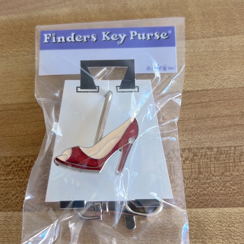 Red Pump Key Finder